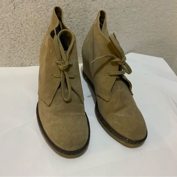 J CREW ~MacAlister Beige Suede Wedge Chukka Desert Ankle Boots - Picture 3 of 11
